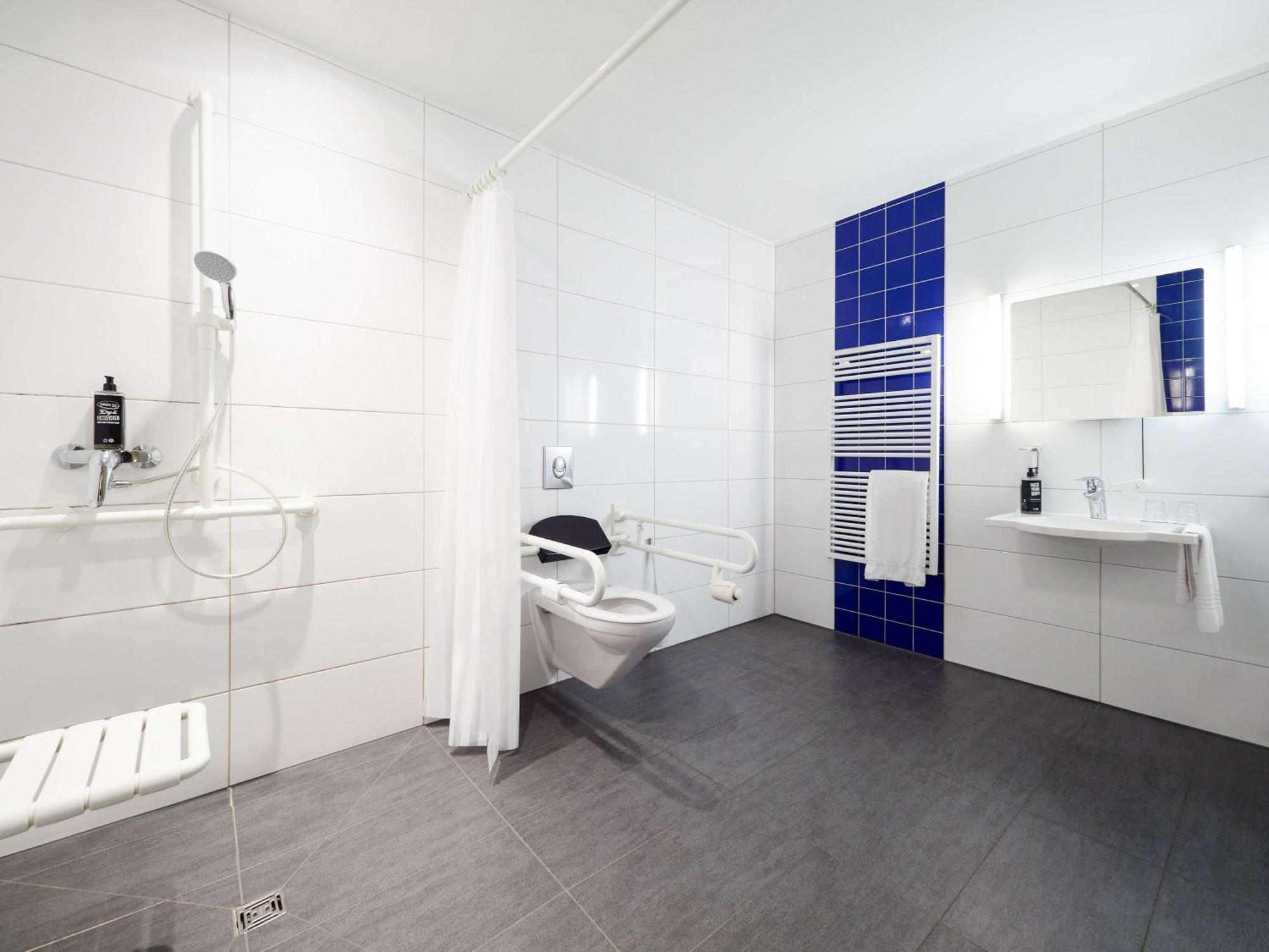 Ibis Budget Frankfurt City Ost Frankfurt am Main Exterior foto
