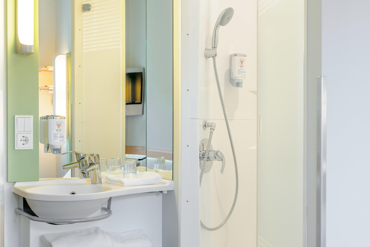 Ibis Budget Frankfurt City Ost Frankfurt am Main Exterior foto